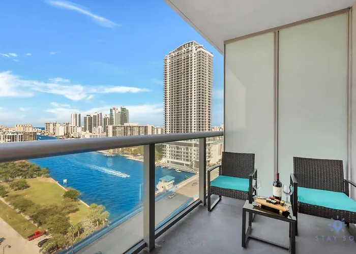 Spectacular View With Balcony, Pool, Near Beach