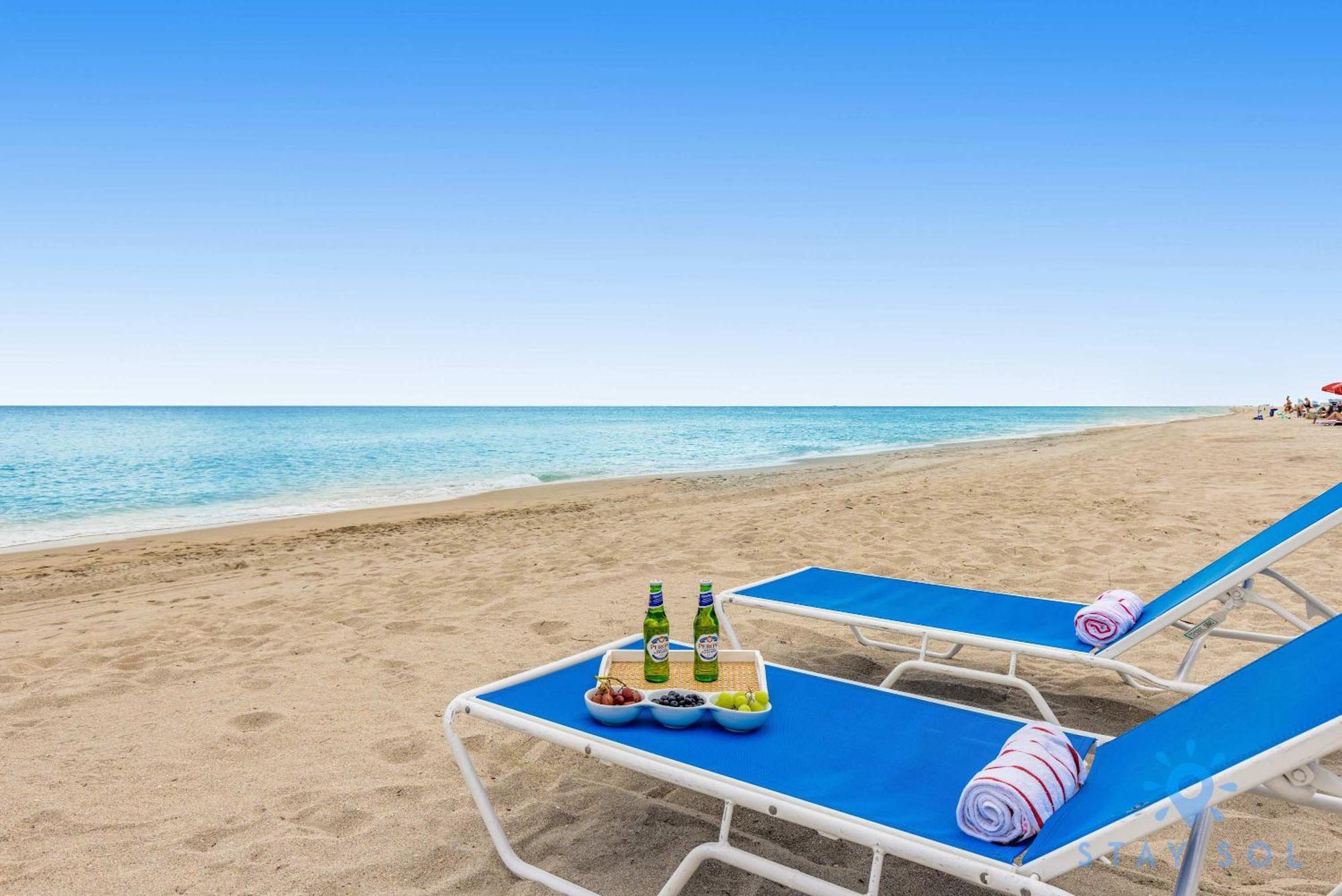 Spectacular View With Balcony, Pool, Near * Hallandale Beach